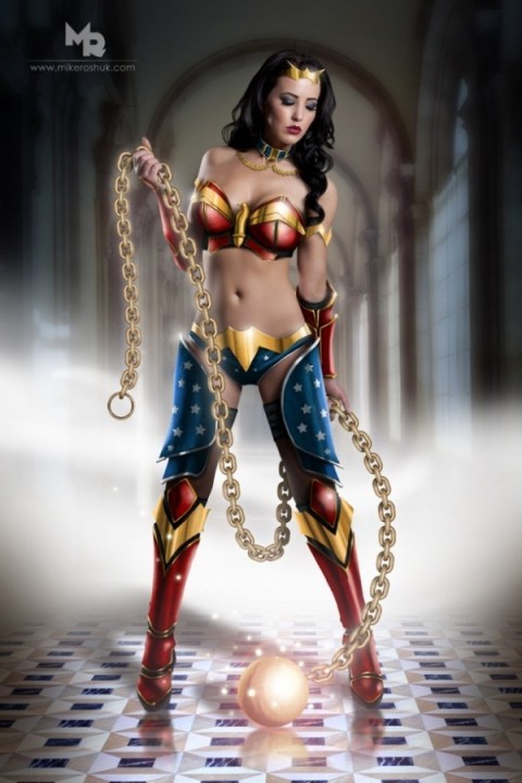 Wonder-Woman-cosplay-photographed-by-Mike-Roshuk-e1355844703255