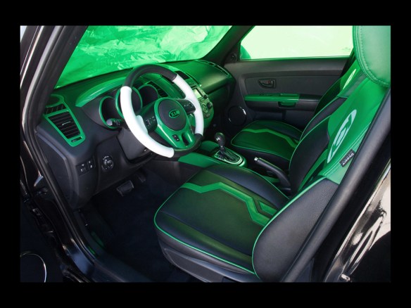 2012-Kia-Green-Lantern-Soul-Interior-1-1024x768