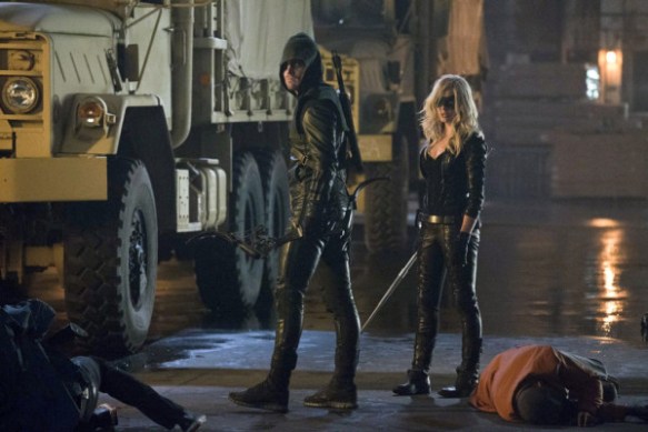 stephen-amell-left-and-caity-lotz-right-as-the-green-arrow-and-the-black-canary-in-the-cws-arrow