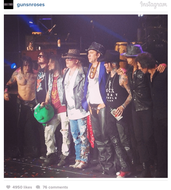 Teria sido tática do Axel para ele não ser a pessoa mais deprimente no palco?