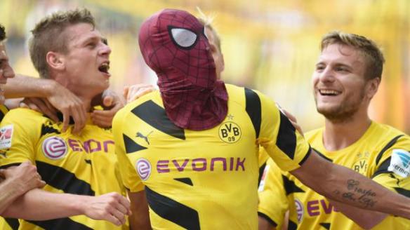 Aubameyang_spiderman_mask